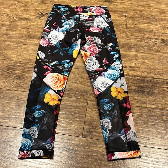 Zyia Active dark floral mesh high-rise 7/8 length leggings - Picture 9 of 10